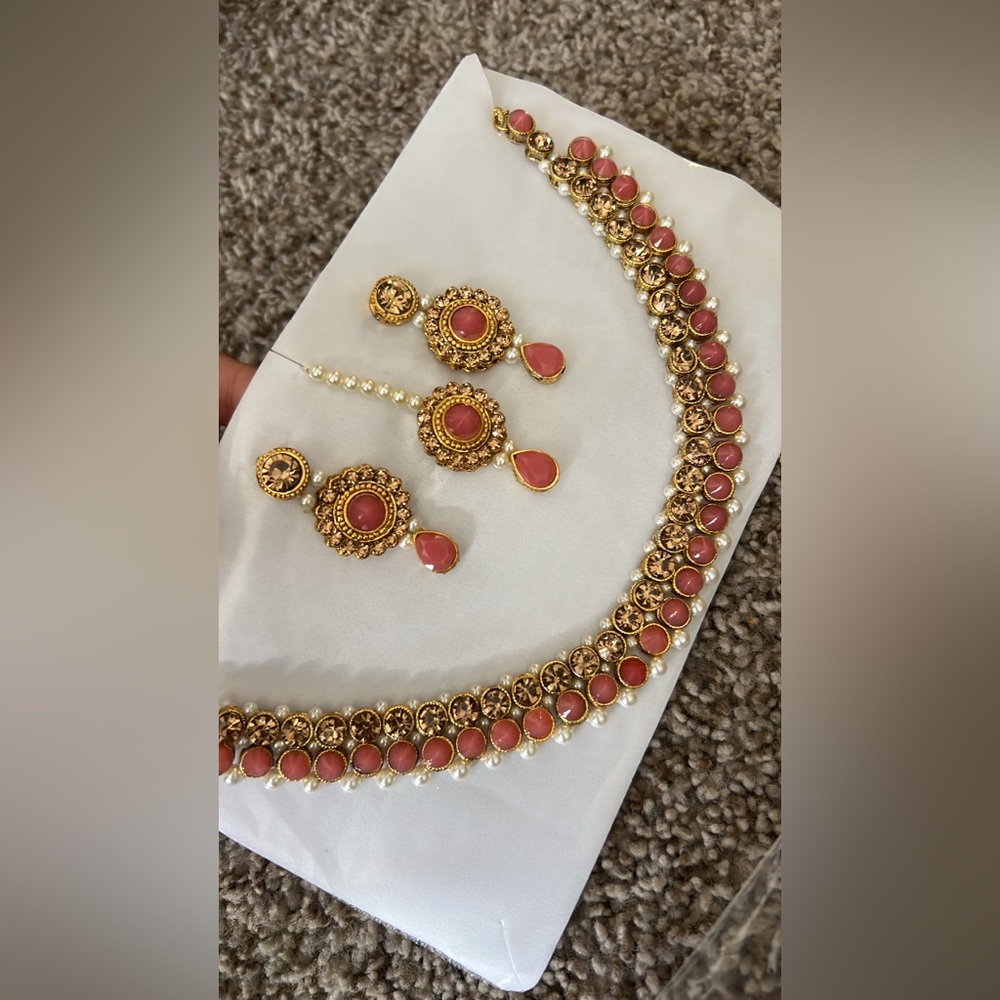 Elegant Gold and Pink Indian Jewelry Set